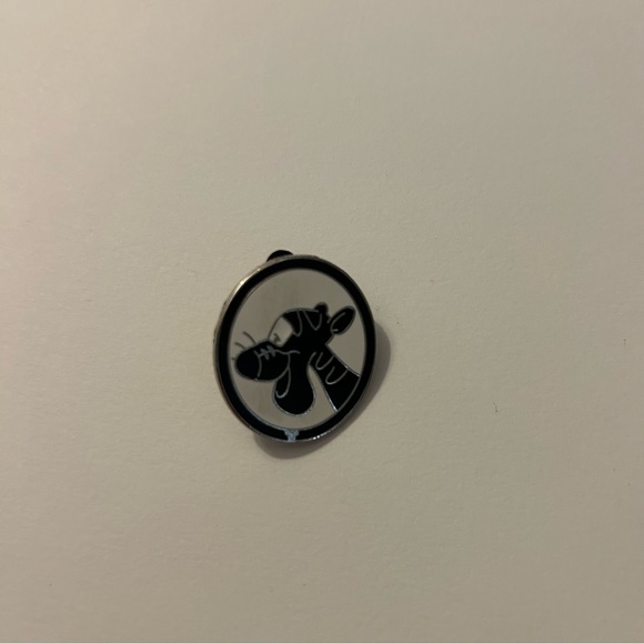 Disney Hidden Mickey Tiger Vintage Potrait Pin - Picture 1 of 2